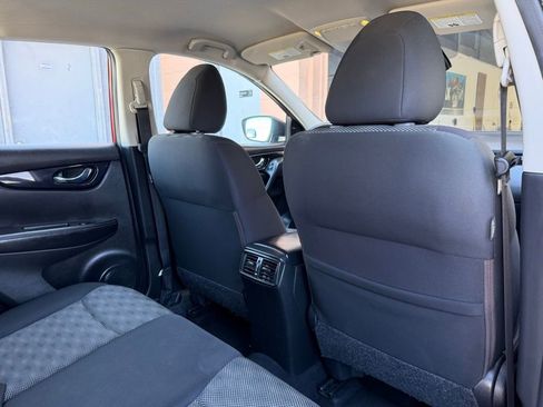 Used 2019 Nissan Rogue Sport SV image 18