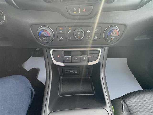 Used 2024 GMC Terrain SLT AWD/4WD image 16