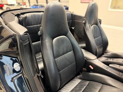 Used 2002 Porsche 911 Carrera RWD image 28