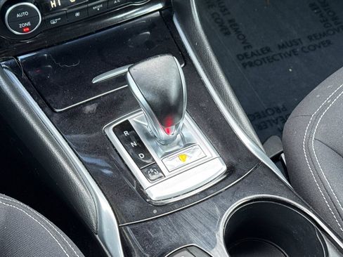 Used 2017 INFINITI QX30 image 17