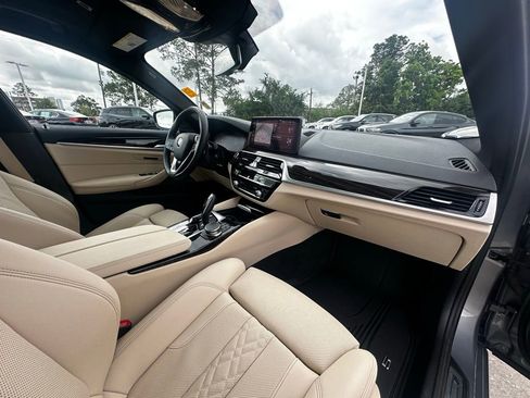 Certified 2023 BMW 530i w/ Premium Package RWD image 32