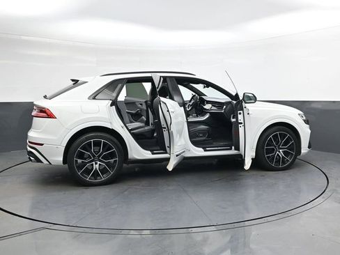 Used 2020 Audi SQ8 Premium Plus w/ Driver Assistance Package image 39