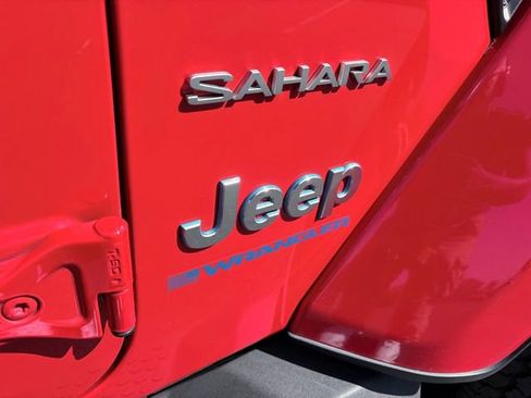 Used 2024 Jeep Wrangler Unlimited Sahara w/ Technology Group AWD/4WD image 25