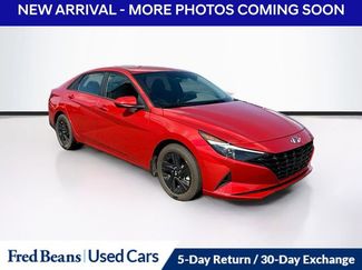Used 2023 Hyundai Elantra SEL w/ Cargo Package image 1