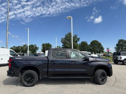 Used 2024 Chevrolet Silverado 1500 LT Trail Boss w/ Convenience Package II AWD/4WD image 10