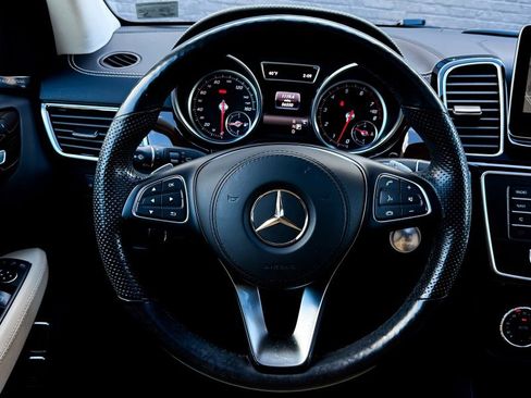 Used 2019 Mercedes-Benz GLS 450 4MATIC image 19