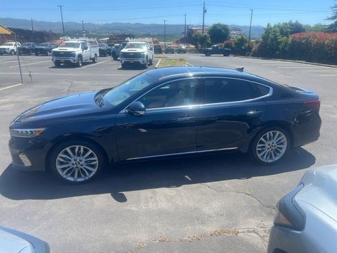 Used 2020 Kia Cadenza Limited image 7