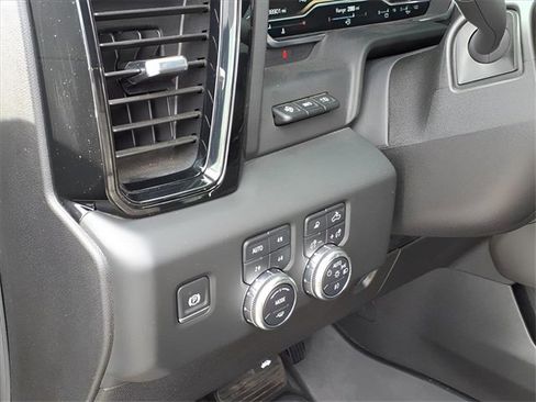 Used 2024 GMC Sierra 2500 AT4X image 23