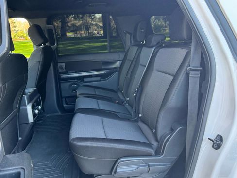 Used 2018 Ford Expedition Max XLT image 12