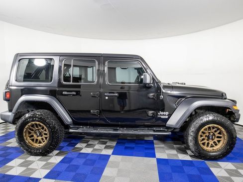 Used 2018 Jeep Wrangler Unlimited Sport image 4