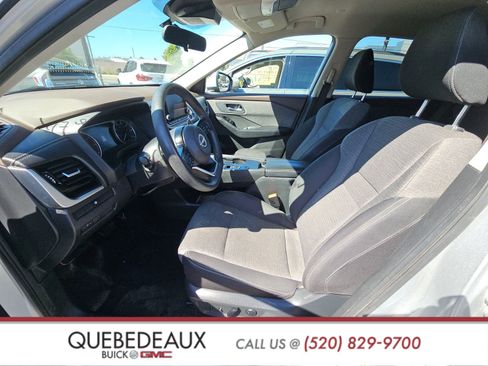 Used 2022 Nissan Rogue SV image 9
