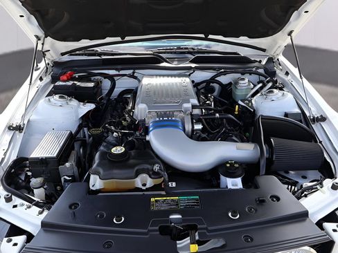 Used 2005 Ford Mustang GT RWD image 12