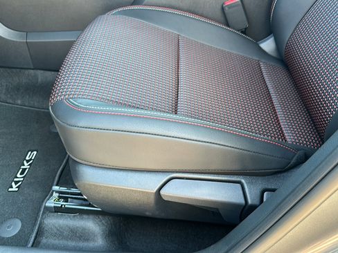 New 2025 Nissan Kicks SR image 12