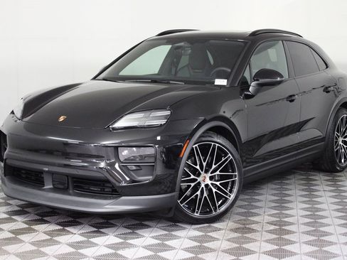 Used 2025 Porsche Macan Electric image 1