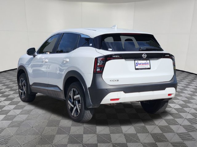 Used 2025 Nissan Kicks SV FWD image 8