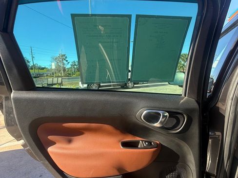 Used 2014 FIAT 500L Trekking w/ Popular Equipment Group image 9