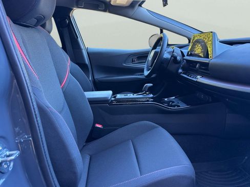 Certified 2025 Toyota Prius Plug-In Hybrid image 21