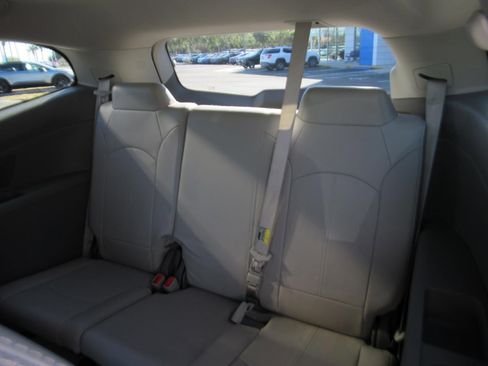 Used 2015 Chevrolet Traverse LT image 30