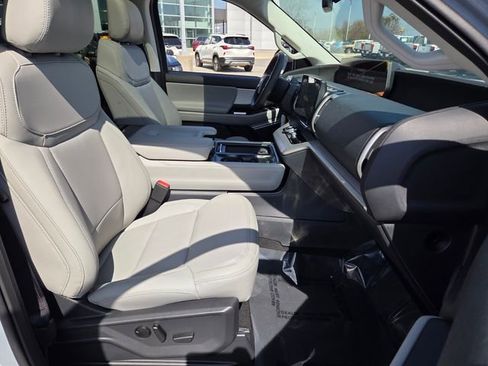 New 2026 Ford Expedition Active image 40