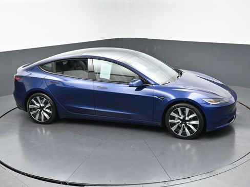 Used 2024 Tesla Model 3 Standard Range RWD image 39