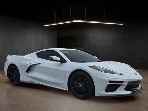 Used 2022 Chevrolet Corvette Stingray Premium Cpe w/ Z51 Performance Package RWD image 1
