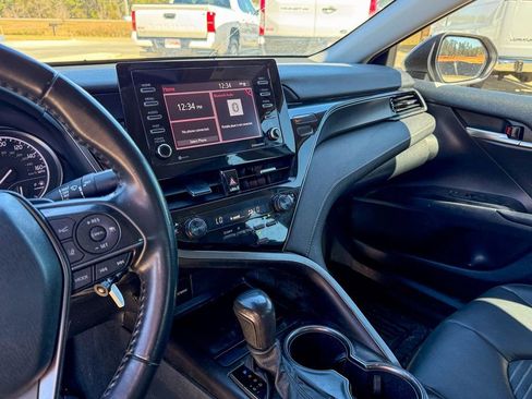 Used 2023 Toyota Camry SE FWD image 14