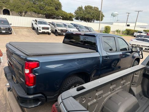 Used 2019 Chevrolet Silverado 1500 RST AWD/4WD image 3