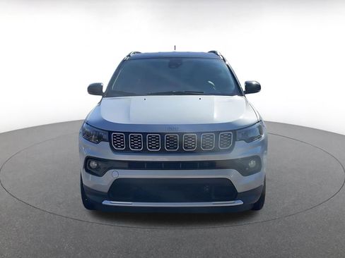 Used 2025 Jeep Compass Limited image 3