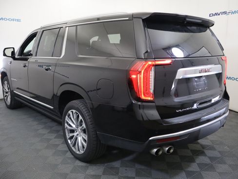 Used 2022 GMC Yukon XL Denali w/ Denali Premium Package AWD/4WD image 10