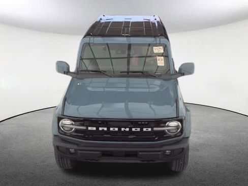 Used 2025 Ford Bronco Outer Banks image 2