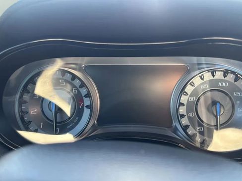Used 2017 Chrysler 300 S RWD image 12
