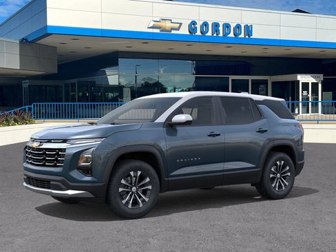 New 2026 Chevrolet Equinox LT image 2