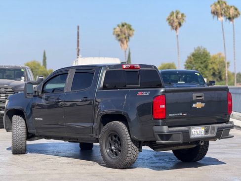 Used 2018 Chevrolet Colorado Z71 AWD/4WD image 2