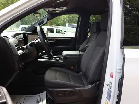 Used 2025 Chevrolet Tahoe LS AWD/4WD image 19