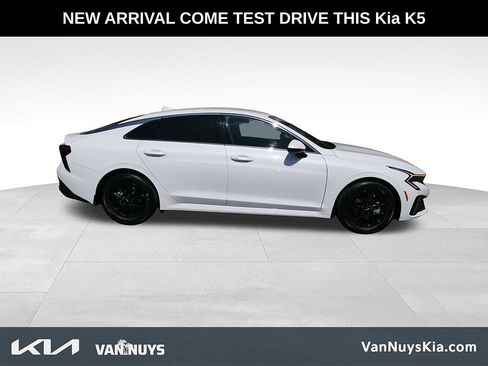 Used 2025 Kia K5 LXS FWD image 2