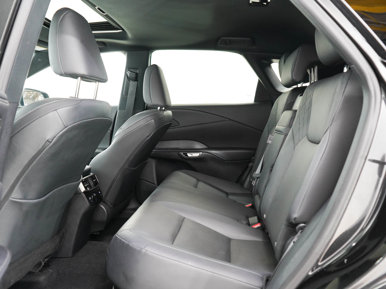 Used 2024 Lexus RX 350h w/ Convenience Package AWD/4WD image 16