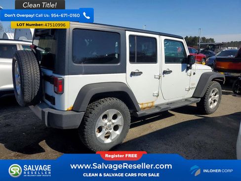 Used 2015 Jeep Wrangler Unlimited Sahara w/ Connectivity Group AWD/4WD image 4