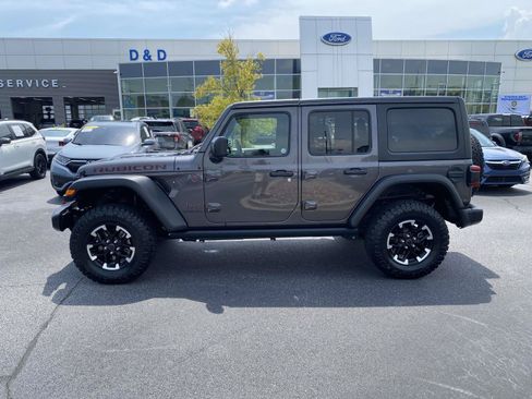 Used 2025 Jeep Wrangler Unlimited Rubicon AWD/4WD image 4