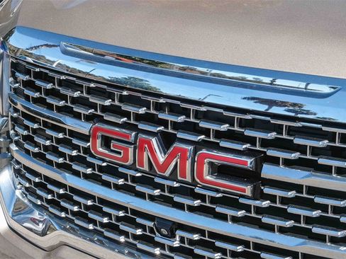 Used 2022 GMC Acadia Denali w/ Denali Ultimate Package image 12