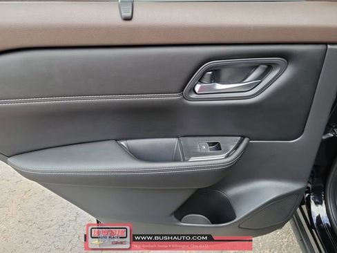 Used 2022 Nissan Rogue SL w/ SL Premium Package image 13