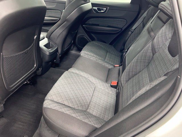 Used 2023 Volvo XC60 B5 Core AWD/4WD image 11