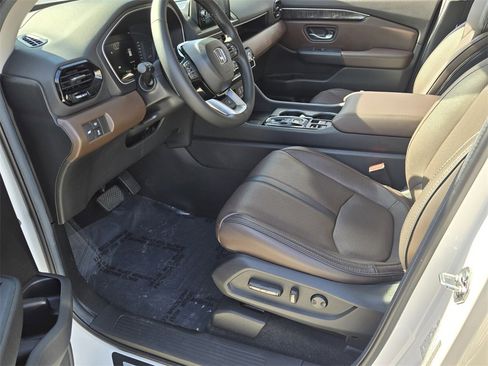 Used 2024 Honda Pilot Elite image 11