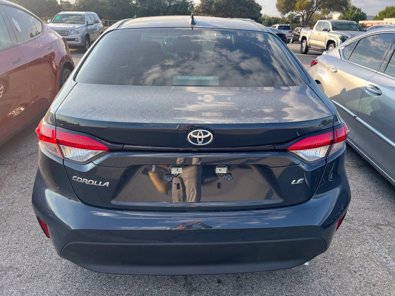Used 2025 Toyota Corolla LE FWD image 5