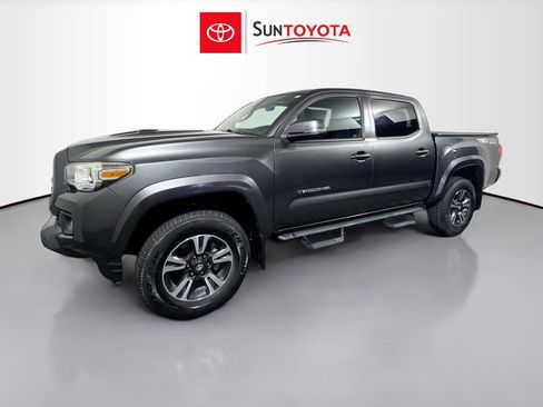Used 2019 Toyota Tacoma TRD Sport image 9