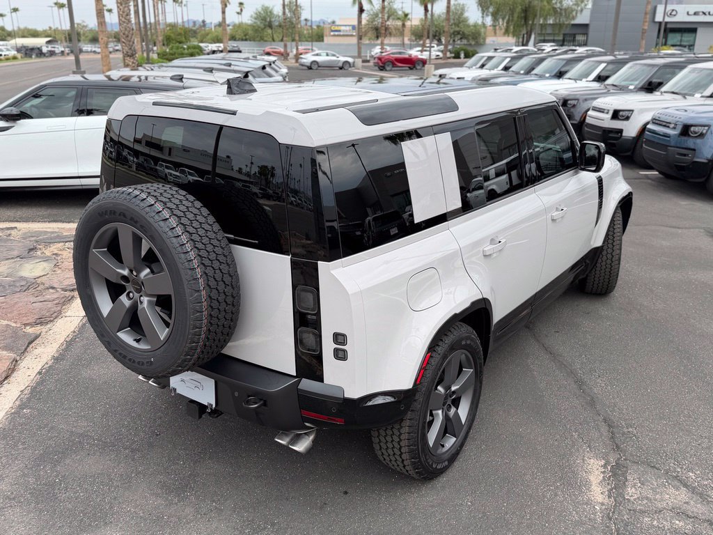New 2026 Land Rover Defender 110 X-Dynamic SE AWD/4WD image 18