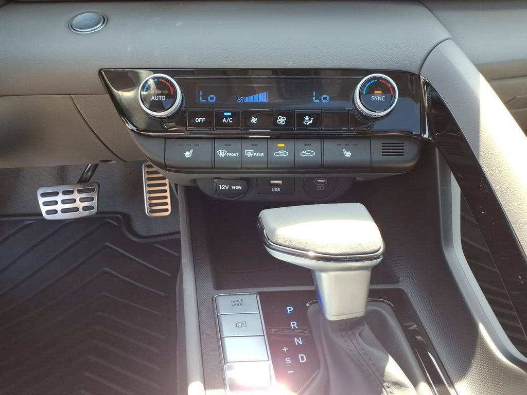 Certified 2026 Hyundai Elantra SEL Sport FWD image 21