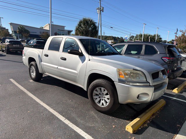Used 2006 Mitsubishi Raider LS AWD/4WD image 6
