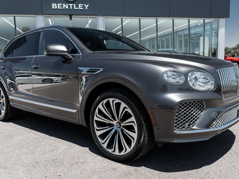 Certified 2024 Bentley Bentayga AWD/4WD image 18