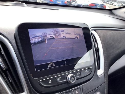 Used 2022 Chevrolet Malibu LS FWD image 24