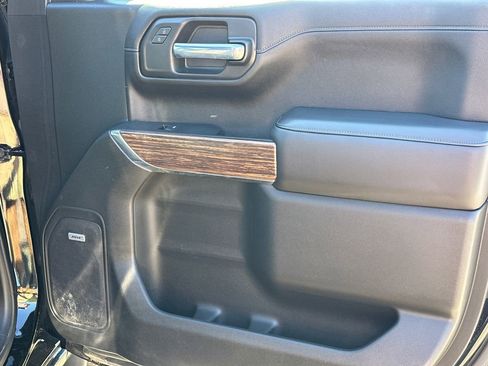 Used 2021 Chevrolet Silverado 1500 High Country w/ Technology Package image 14